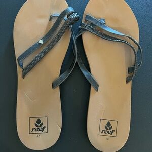 Reef Women's Tan and Black Sandals